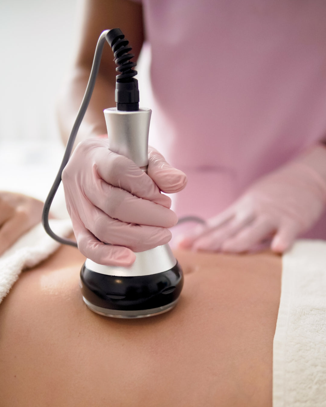 Criofrequência corporal no Indi Beauty Estoril, tratamento estético com tecnologia para reduzir gordura localizada, melhorar firmeza da pele e remodelar o corpo.