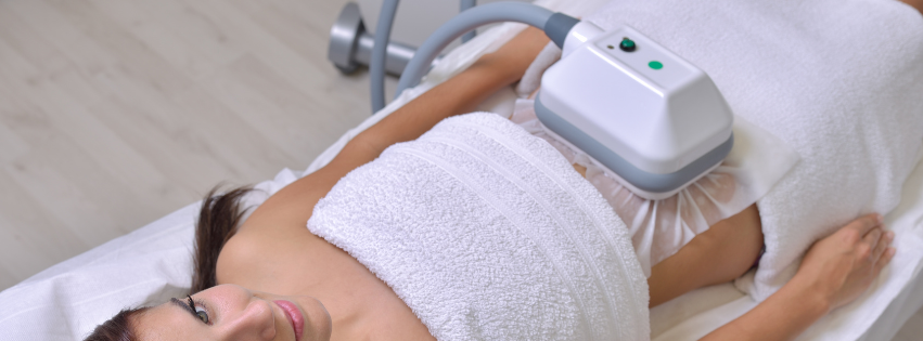 Tratamento de criolipólise abdominal no Indi Beauty Estoril para redução de gordura localizada e remodelação corporal não invasiva.
